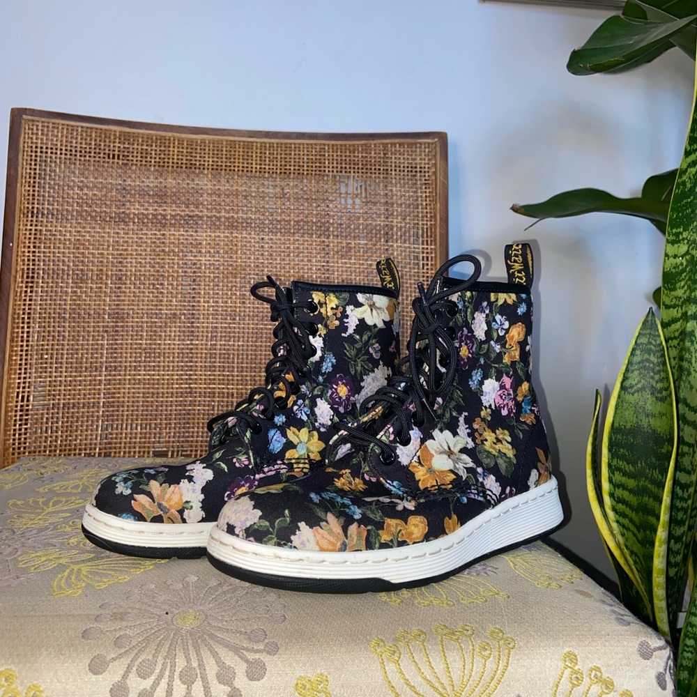 Dr. Martens Darcy Floral Newton boots. Women’s size 6, gently used